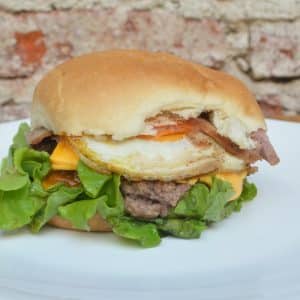 Hamburguesa Con Cheddar Y Bacon