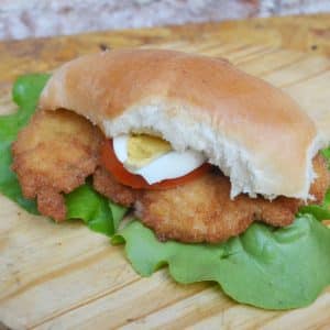 Milanesa De Pollo En Un Pan